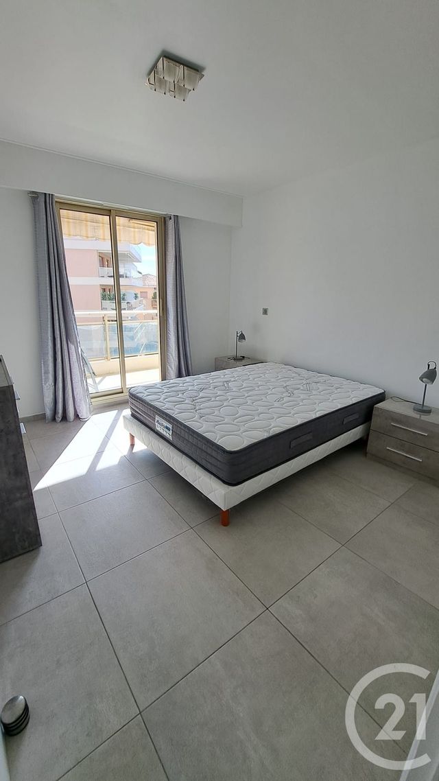 Appartement T2 &agrave; louer - 2 pi&egrave;ces - 41,39 m2 - Juan Les Pins - 06 - PROVENCE-ALPES-COTE-D-AZUR
