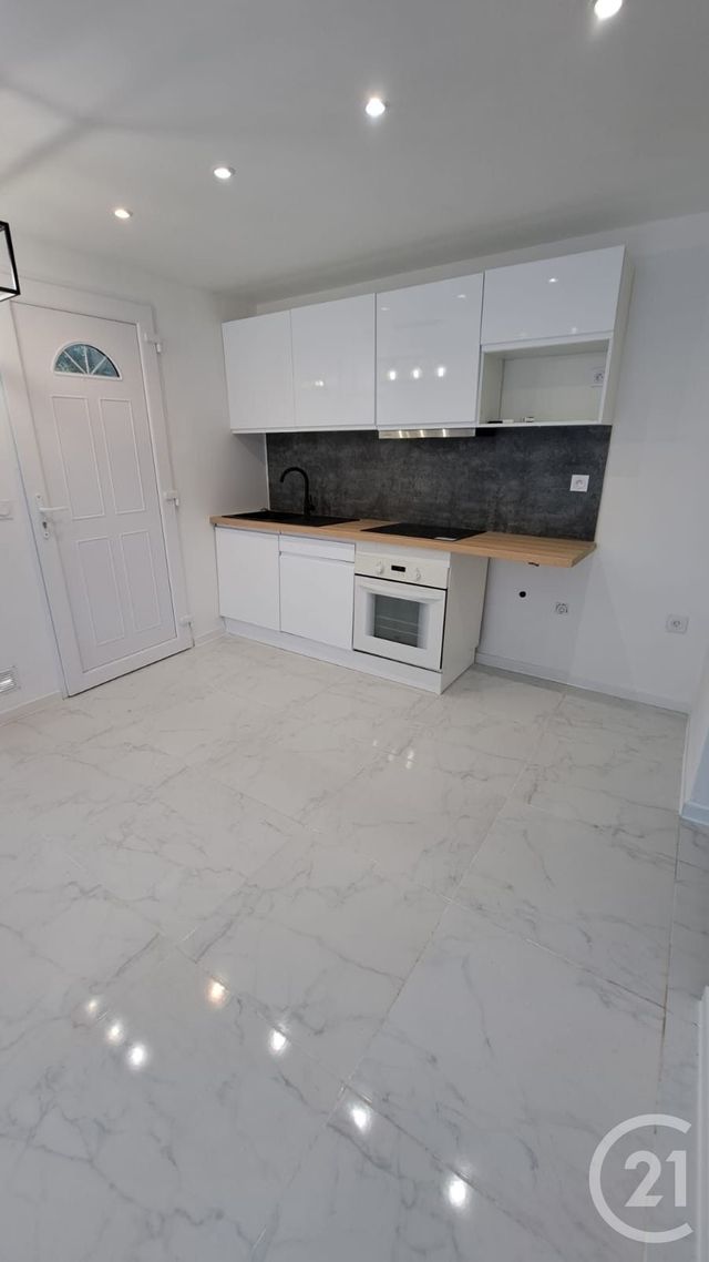 Appartement T2 &agrave; louer - 2 pi&egrave;ces - 35,75 m2 - Le Cannet - 06 - PROVENCE-ALPES-COTE-D-AZUR