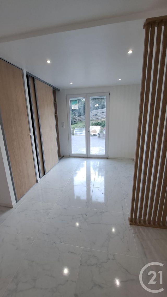 Appartement T2 &agrave; louer - 2 pi&egrave;ces - 35,75 m2 - Le Cannet - 06 - PROVENCE-ALPES-COTE-D-AZUR