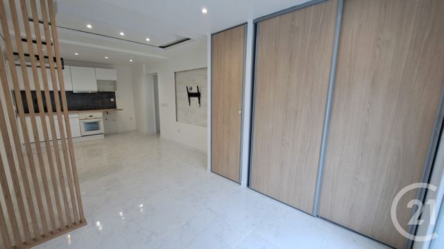 Appartement T2 &agrave; louer - 2 pi&egrave;ces - 35,75 m2 - Le Cannet - 06 - PROVENCE-ALPES-COTE-D-AZUR