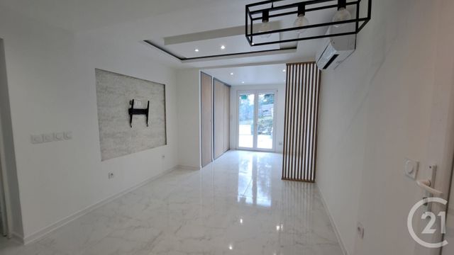 Appartement T2 &agrave; louer - 2 pi&egrave;ces - 35,75 m2 - Le Cannet - 06 - PROVENCE-ALPES-COTE-D-AZUR