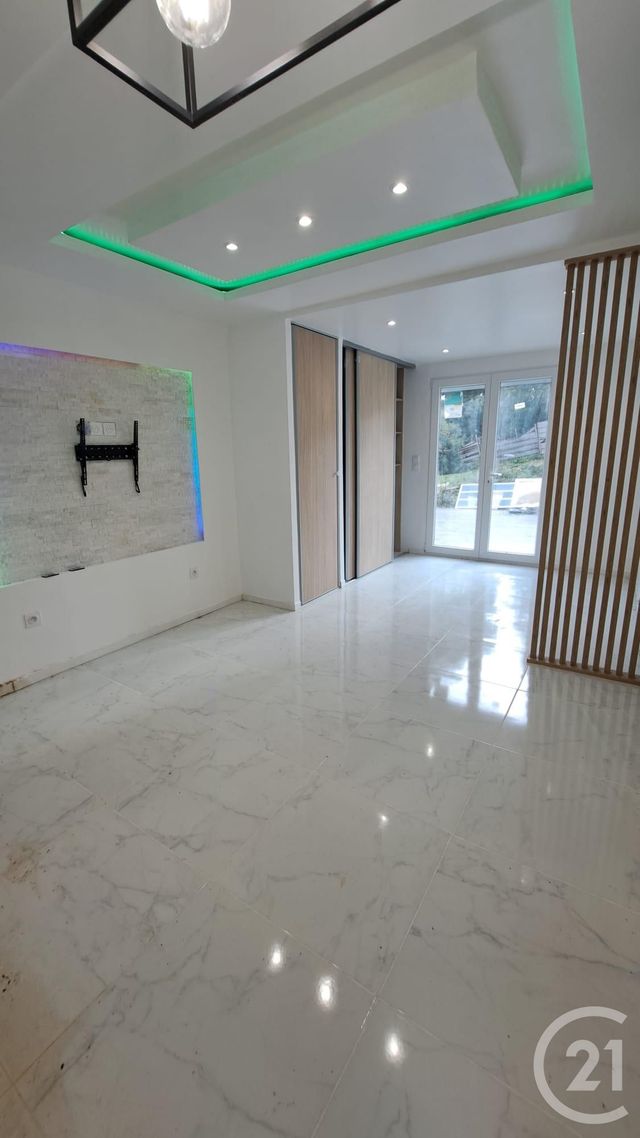 Appartement T2 &agrave; louer - 2 pi&egrave;ces - 35,75 m2 - Le Cannet - 06 - PROVENCE-ALPES-COTE-D-AZUR