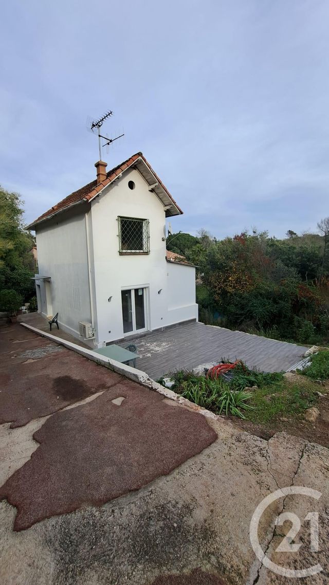 Appartement T2 &agrave; louer - 2 pi&egrave;ces - 35,75 m2 - Le Cannet - 06 - PROVENCE-ALPES-COTE-D-AZUR