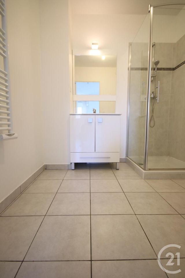 Appartement T2 &agrave; louer - 2 pi&egrave;ces - 42,51 m2 - Vallauris - 06 - PROVENCE-ALPES-COTE-D-AZUR