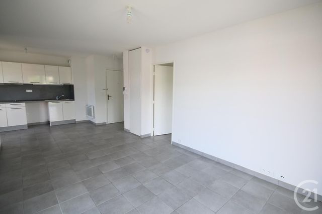 Appartement T2 &agrave; louer - 2 pi&egrave;ces - 42,51 m2 - Vallauris - 06 - PROVENCE-ALPES-COTE-D-AZUR