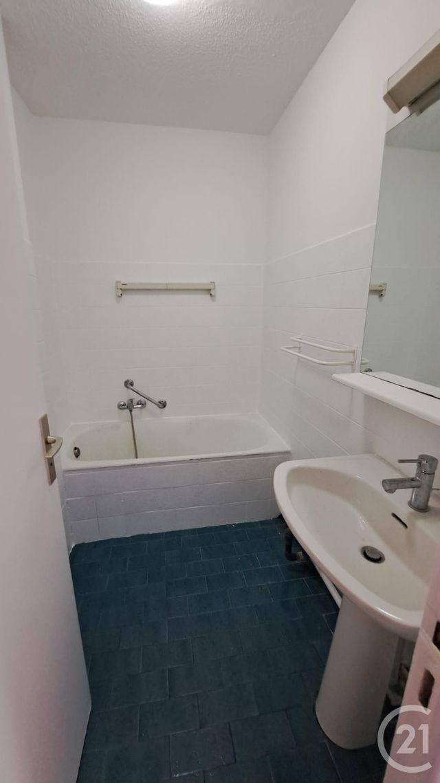 Appartement T1 &agrave; louer - 1 pi&egrave;ce - 33,03 m2 - Vallauris - 06 - PROVENCE-ALPES-COTE-D-AZUR