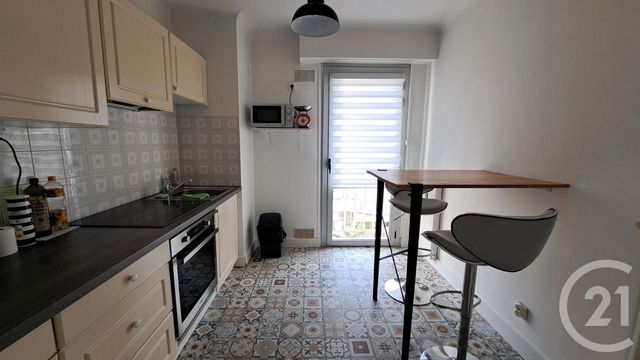 Appartement T2 &agrave; louer - 2 pi&egrave;ces - 50,30 m2 - Le Golfe Juan - 06 - PROVENCE-ALPES-COTE-D-AZUR