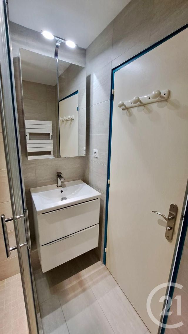 Appartement T3 &agrave; louer - 3 pi&egrave;ces - 53,68 m2 - Juan Les Pins - 06 - PROVENCE-ALPES-COTE-D-AZUR