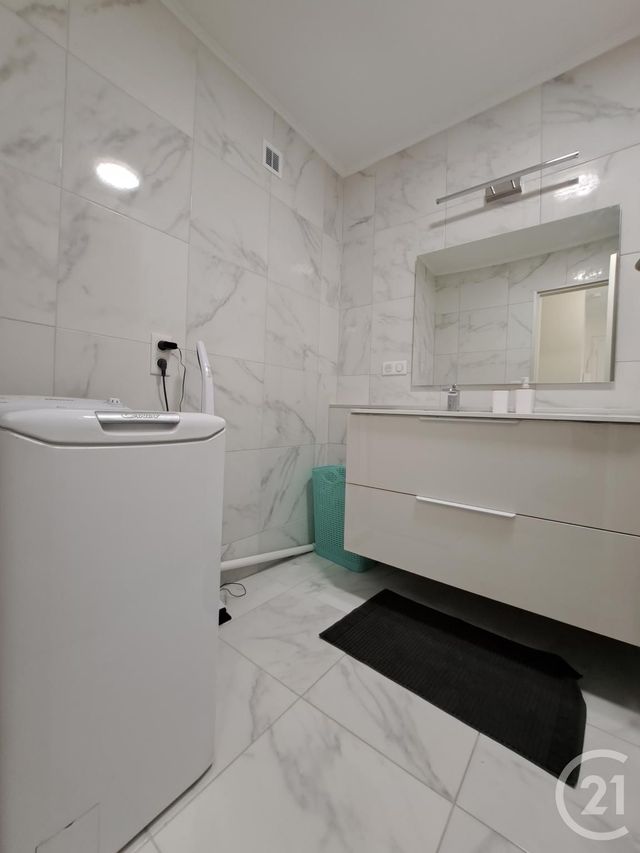 Appartement T3 &agrave; louer - 3 pi&egrave;ces - 61,19 m2 - Juan Les Pins - 06 - PROVENCE-ALPES-COTE-D-AZUR