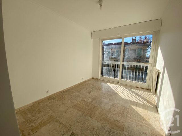 Appartement F2 &agrave; louer - 2 pi&egrave;ces - 46,80 m2 - Le Cannet - 06 - PROVENCE-ALPES-COTE-D-AZUR