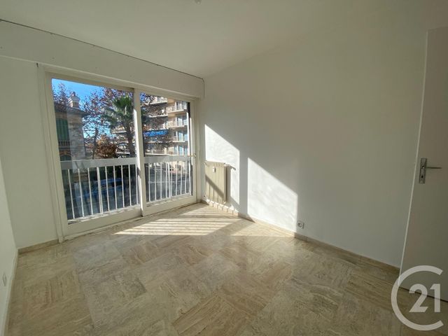 Appartement F2 &agrave; louer - 2 pi&egrave;ces - 46,80 m2 - Le Cannet - 06 - PROVENCE-ALPES-COTE-D-AZUR