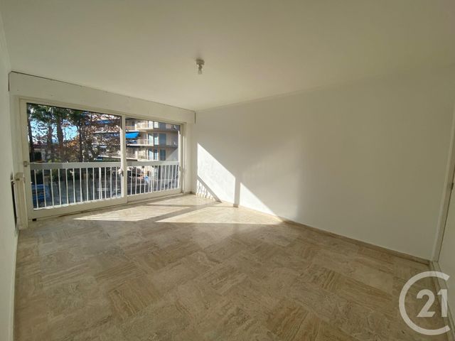 Appartement F2 &agrave; louer - 2 pi&egrave;ces - 46,80 m2 - Le Cannet - 06 - PROVENCE-ALPES-COTE-D-AZUR