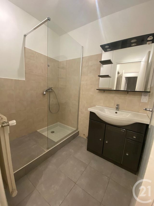 Appartement F2 &agrave; louer - 2 pi&egrave;ces - 46,80 m2 - Le Cannet - 06 - PROVENCE-ALPES-COTE-D-AZUR