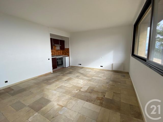 Appartement F1 &agrave; louer - 1 pi&egrave;ce - 32,40 m2 - Le Golfe Juan - 06 - PROVENCE-ALPES-COTE-D-AZUR