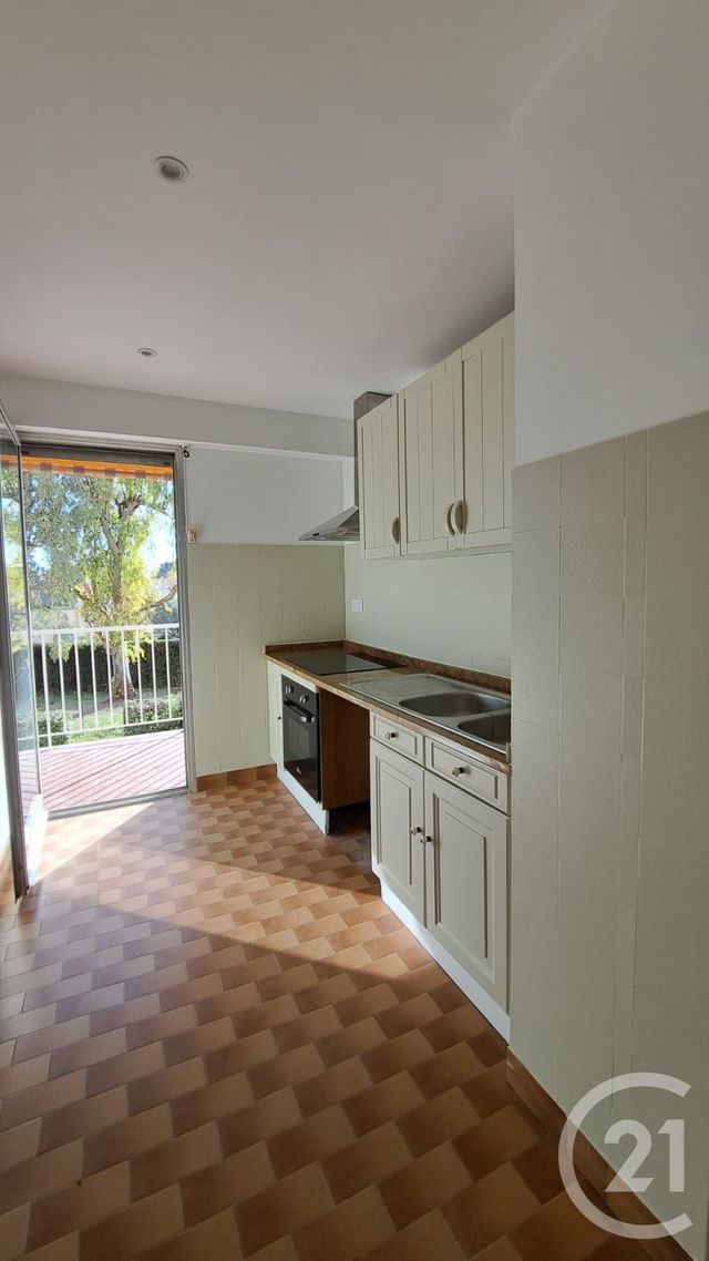 Appartement T3 &agrave; louer - 3 pi&egrave;ces - 56,50 m2 - Antibes - 06 - PROVENCE-ALPES-COTE-D-AZUR