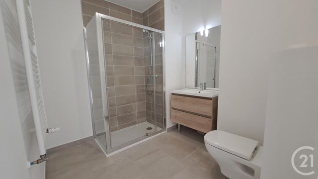 Appartement T2 &agrave; louer - 2 pi&egrave;ces - 39,11 m2 - St Laurent Du Var - 06 - PROVENCE-ALPES-COTE-D-AZUR
