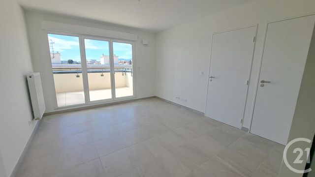 Appartement T2 &agrave; louer - 2 pi&egrave;ces - 39,11 m2 - St Laurent Du Var - 06 - PROVENCE-ALPES-COTE-D-AZUR