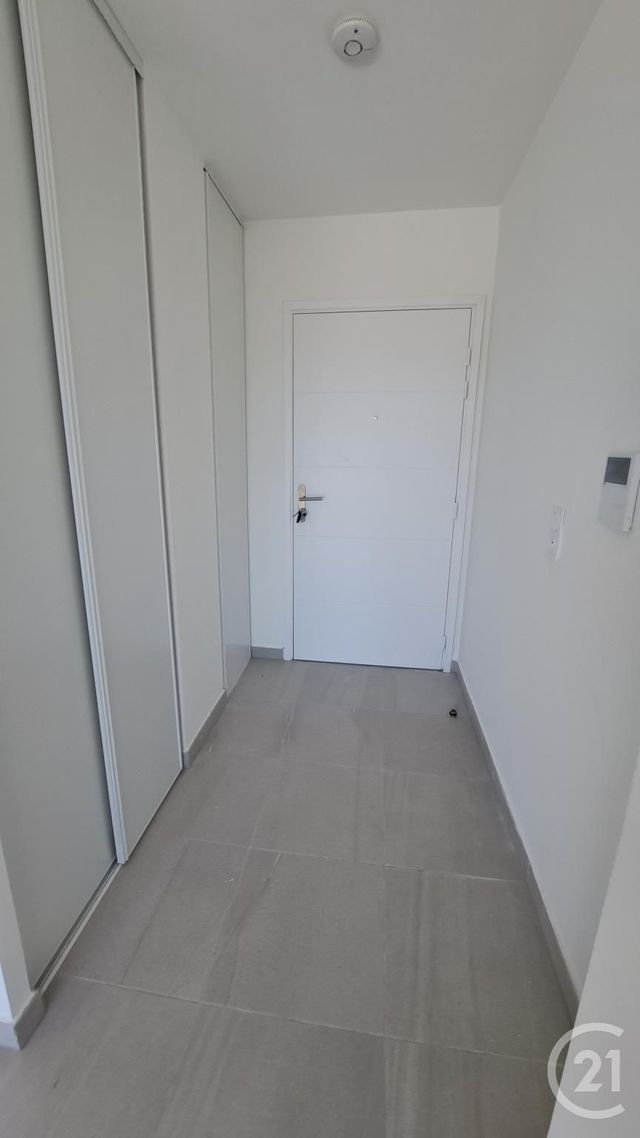 Appartement T2 &agrave; louer - 2 pi&egrave;ces - 39,11 m2 - St Laurent Du Var - 06 - PROVENCE-ALPES-COTE-D-AZUR