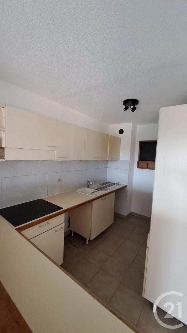 Appartement T2 &agrave; louer - 2 pi&egrave;ces - 50,42 m2 - Antibes - 06 - PROVENCE-ALPES-COTE-D-AZUR