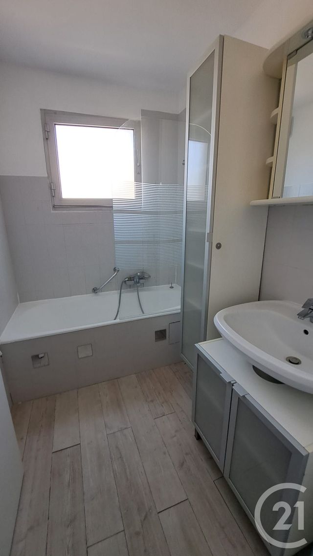 Appartement T2 &agrave; louer - 2 pi&egrave;ces - 50,42 m2 - Antibes - 06 - PROVENCE-ALPES-COTE-D-AZUR