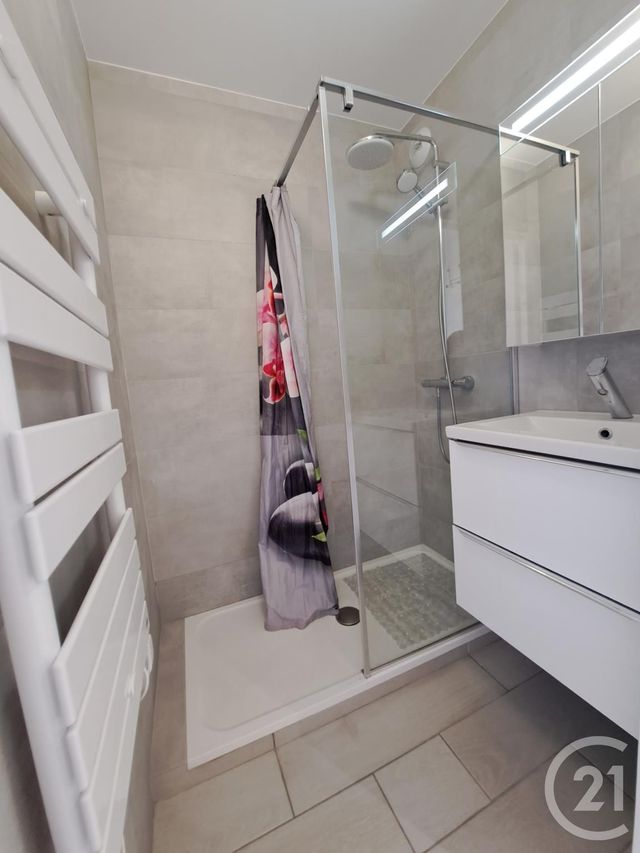 Appartement T2 &agrave; louer - 2 pi&egrave;ces - 25,93 m2 - Antibes - 06 - PROVENCE-ALPES-COTE-D-AZUR