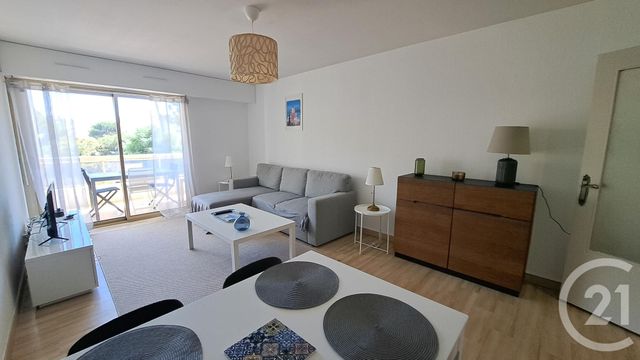 Appartement T3 &agrave; louer - 3 pi&egrave;ces - 69,87 m2 - Le Golfe Juan - 06 - PROVENCE-ALPES-COTE-D-AZUR