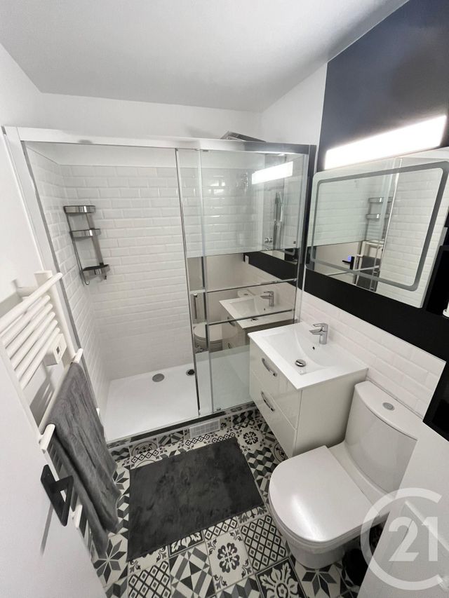 Appartement Studio &agrave; louer - 1 pi&egrave;ce - 25,73 m2 - Juan Les Pins - 06 - PROVENCE-ALPES-COTE-D-AZUR