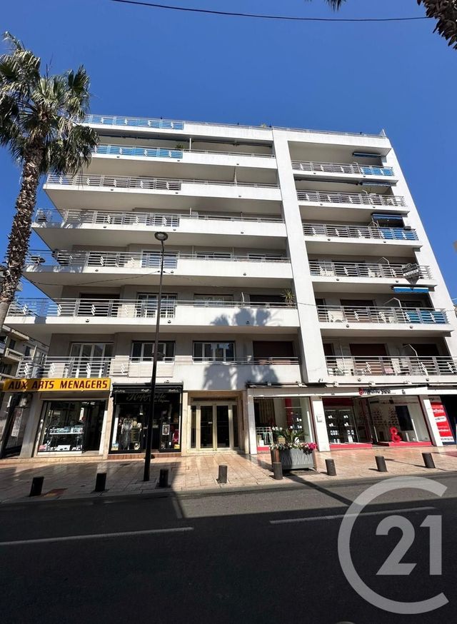 Appartement T3 &agrave; louer - 3 pi&egrave;ces - 77,88 m2 - Antibes - 06 - PROVENCE-ALPES-COTE-D-AZUR