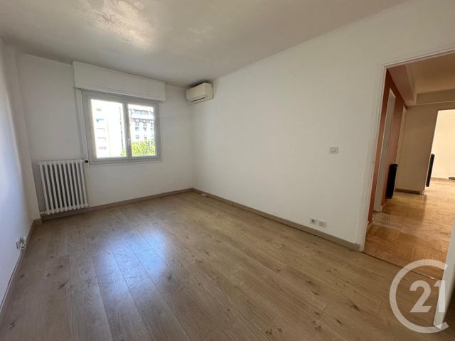 Appartement T3 &agrave; louer - 3 pi&egrave;ces - 77,88 m2 - Antibes - 06 - PROVENCE-ALPES-COTE-D-AZUR
