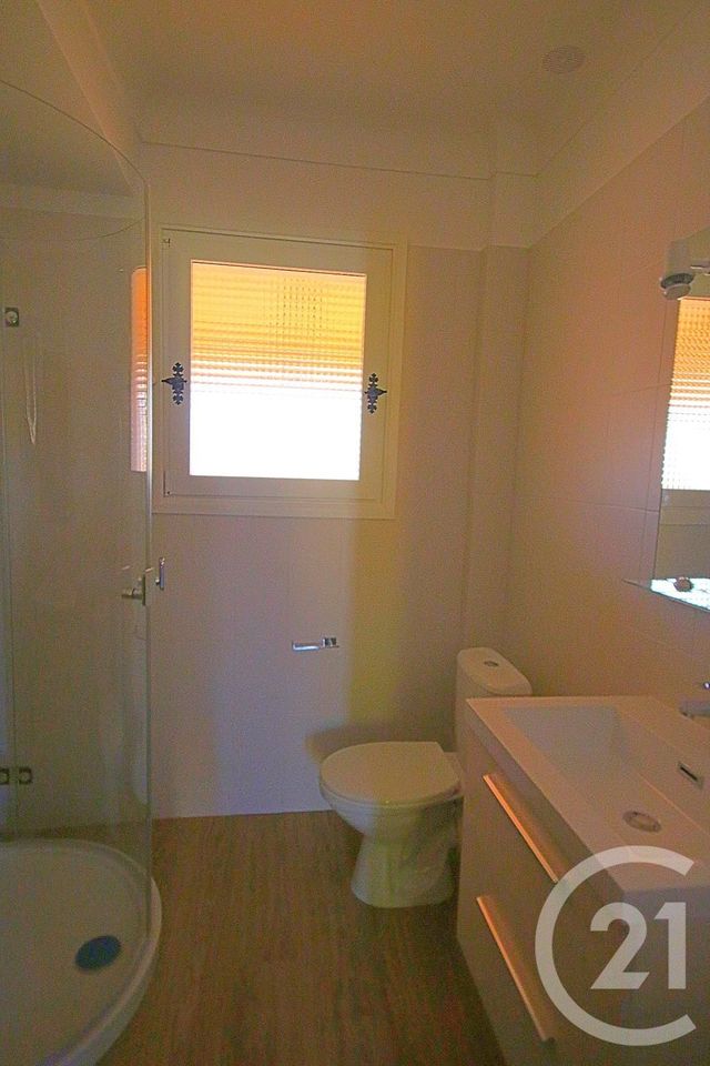 Appartement T3 &agrave; louer - 3 pi&egrave;ces - 46,70 m2 - Antibes - 06 - PROVENCE-ALPES-COTE-D-AZUR