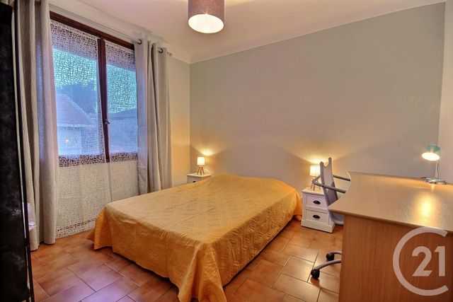 Appartement T3 &agrave; louer - 3 pi&egrave;ces - 46,70 m2 - Antibes - 06 - PROVENCE-ALPES-COTE-D-AZUR