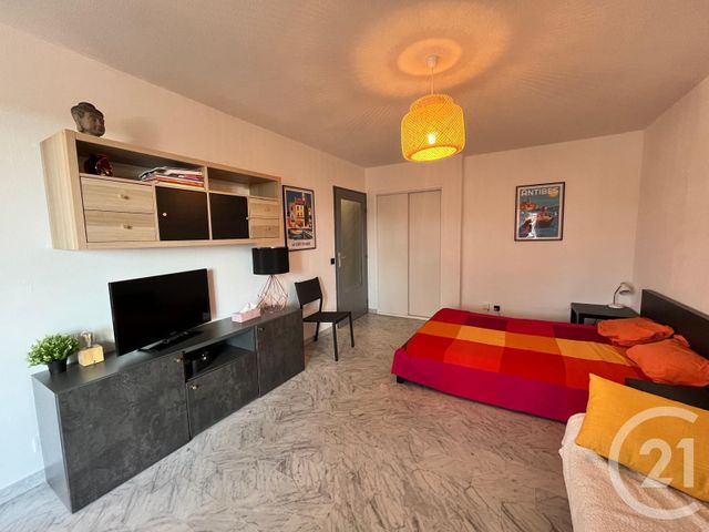 Appartement F1 &agrave; louer - 1 pi&egrave;ce - 29,83 m2 - Vallauris - 06 - PROVENCE-ALPES-COTE-D-AZUR