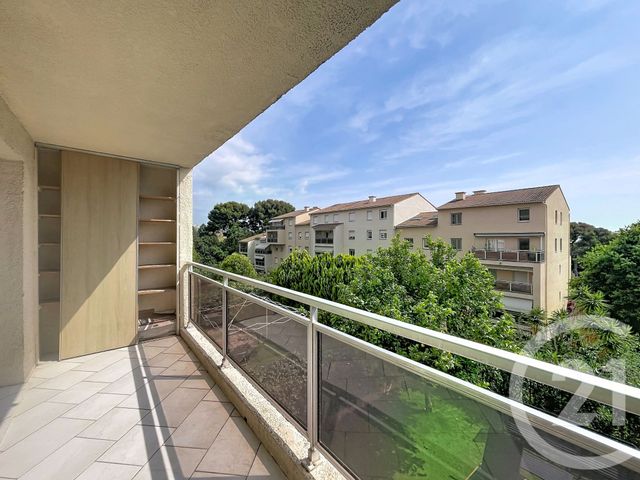 Appartement F4 &agrave; vendre - 4 pi&egrave;ces - 81,87 m2 - Antibes - 06 - PROVENCE-ALPES-COTE-D-AZUR