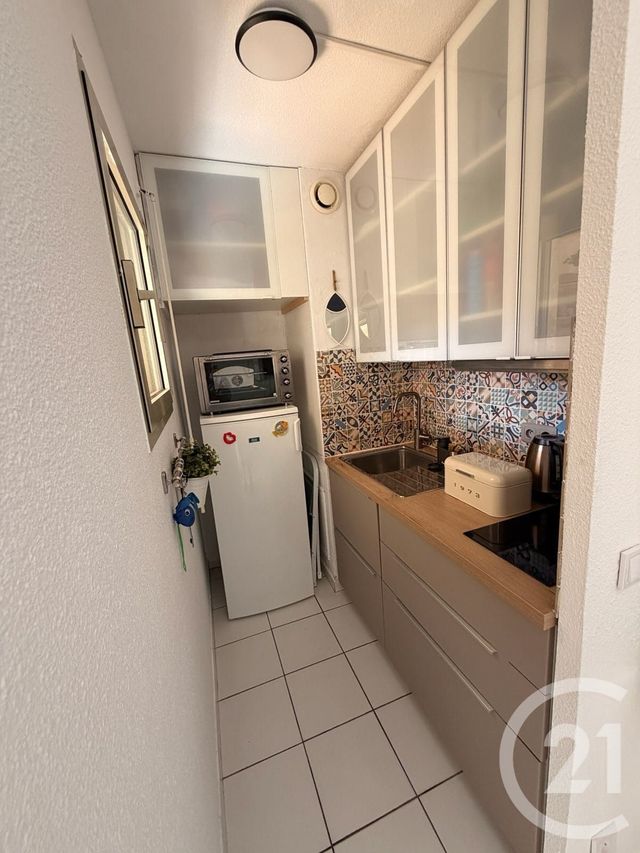 Appartement Studio &agrave; louer - 1 pi&egrave;ce - 22,68 m2 - Juan Les Pins - 06 - PROVENCE-ALPES-COTE-D-AZUR