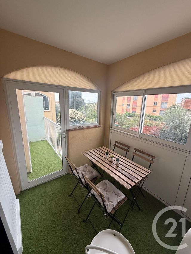 Appartement T2 &agrave; louer - 2 pi&egrave;ces - 28,75 m2 - Le Golfe Juan - 06 - PROVENCE-ALPES-COTE-D-AZUR