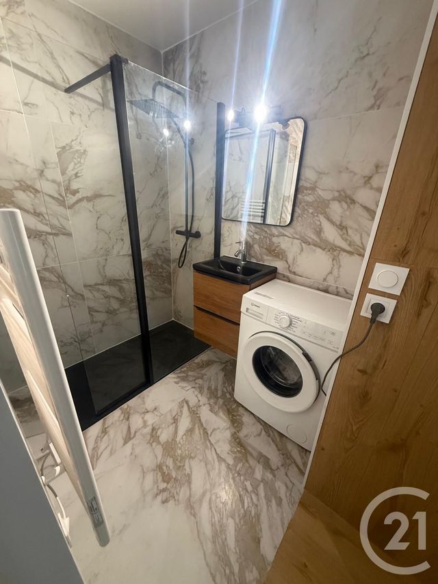 Appartement T2 &agrave; louer - 2 pi&egrave;ces - 28,75 m2 - Le Golfe Juan - 06 - PROVENCE-ALPES-COTE-D-AZUR