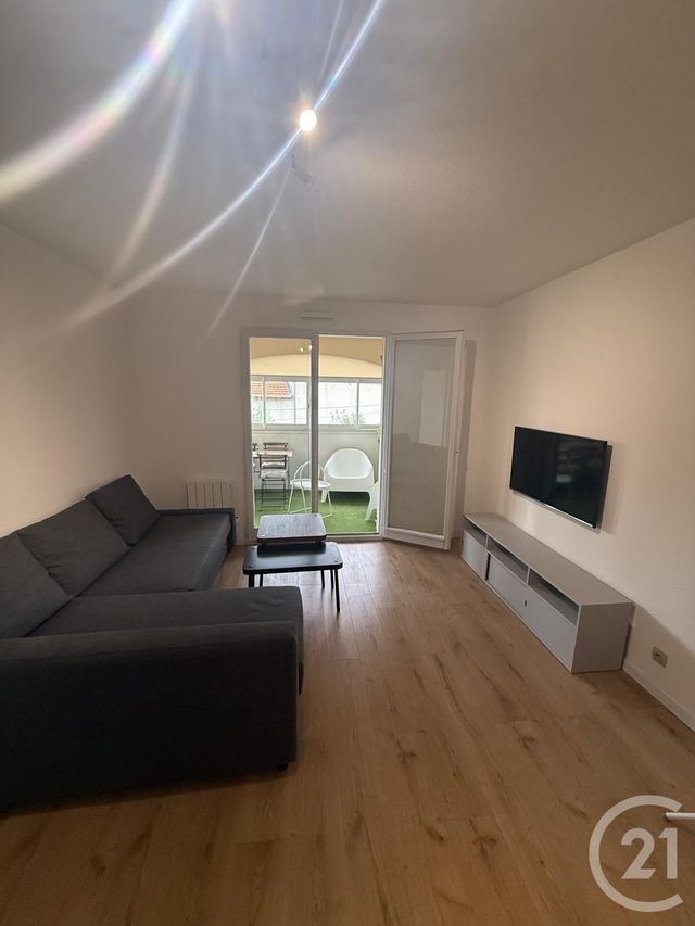 Appartement T2 &agrave; louer - 2 pi&egrave;ces - 28,75 m2 - Le Golfe Juan - 06 - PROVENCE-ALPES-COTE-D-AZUR