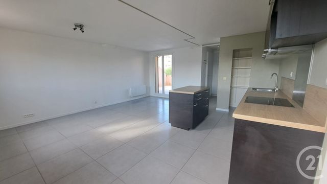 Appartement F4 &agrave; louer - 4 pi&egrave;ces - 73,43 m2 - Antibes - 06 - PROVENCE-ALPES-COTE-D-AZUR