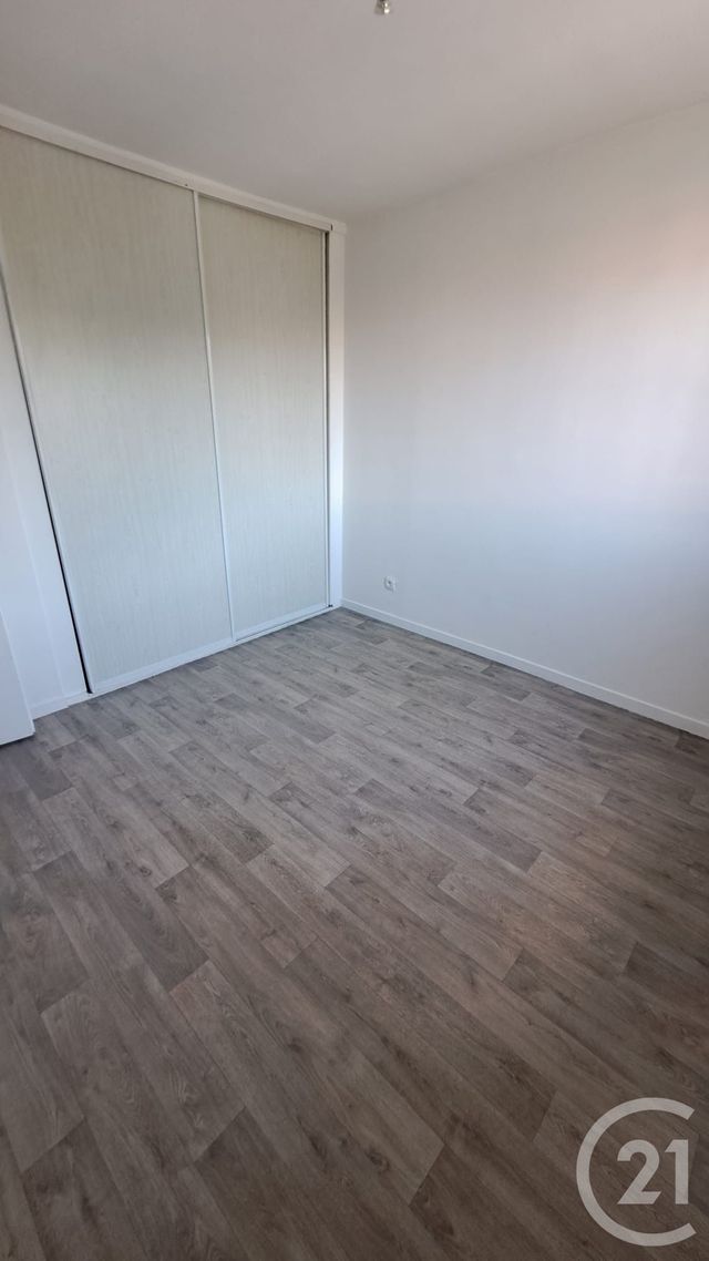 Appartement F4 &agrave; louer - 4 pi&egrave;ces - 73,43 m2 - Antibes - 06 - PROVENCE-ALPES-COTE-D-AZUR