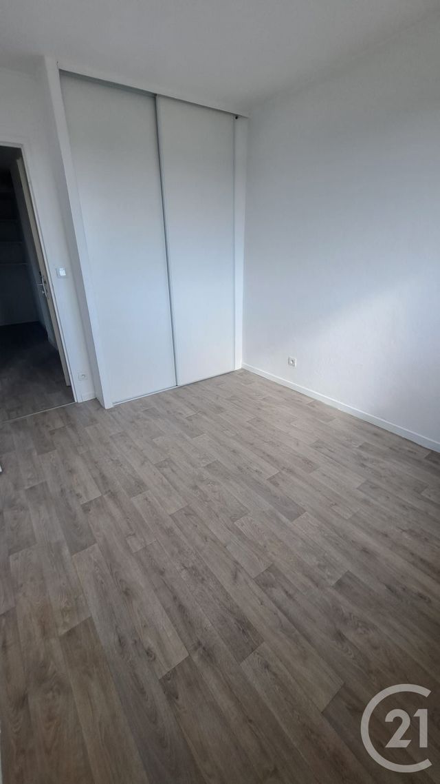 Appartement F4 &agrave; louer - 4 pi&egrave;ces - 73,43 m2 - Antibes - 06 - PROVENCE-ALPES-COTE-D-AZUR