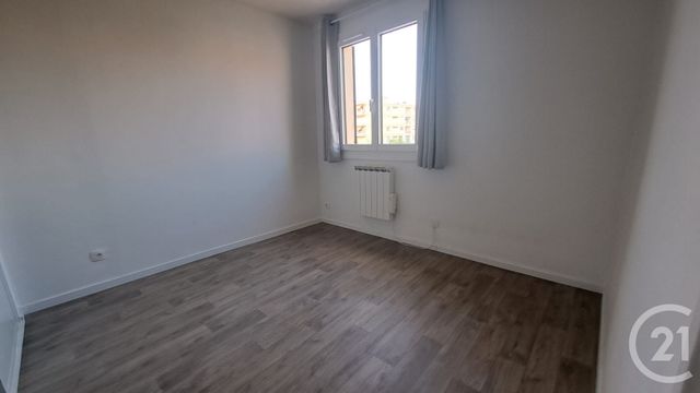 Appartement F4 &agrave; louer - 4 pi&egrave;ces - 73,43 m2 - Antibes - 06 - PROVENCE-ALPES-COTE-D-AZUR