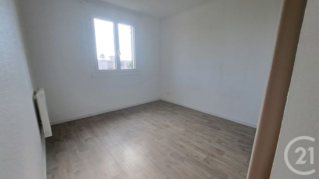 Appartement F4 &agrave; louer - 4 pi&egrave;ces - 73,43 m2 - Antibes - 06 - PROVENCE-ALPES-COTE-D-AZUR