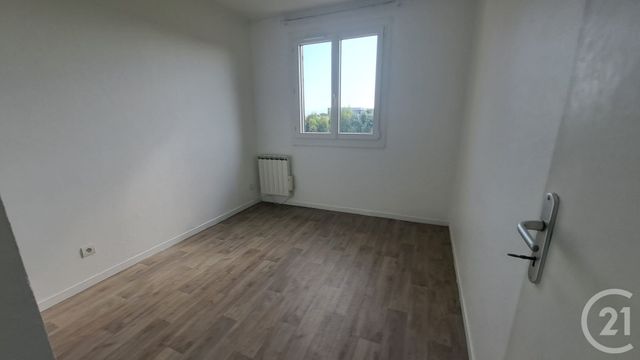 Appartement F4 &agrave; louer - 4 pi&egrave;ces - 73,43 m2 - Antibes - 06 - PROVENCE-ALPES-COTE-D-AZUR