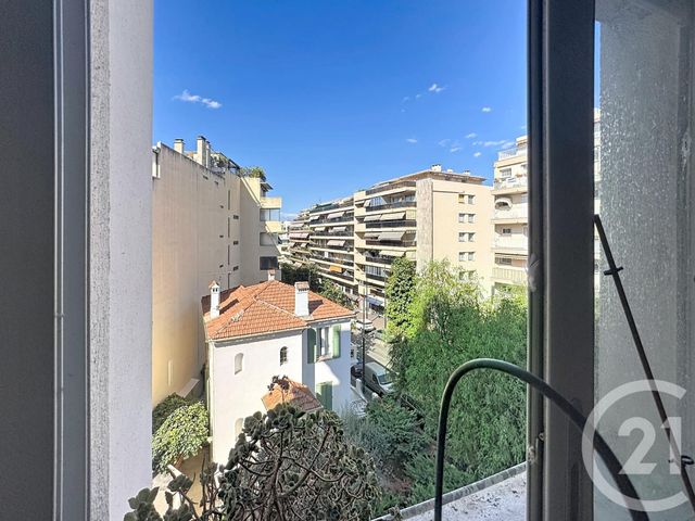 Appartement F4 &agrave; vendre - 4 pi&egrave;ces - 72,09 m2 - Antibes - 06 - PROVENCE-ALPES-COTE-D-AZUR