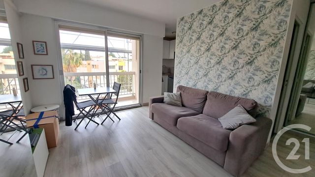 Appartement Studio &agrave; louer - 1 pi&egrave;ce - 21 m2 - Antibes - 06 - PROVENCE-ALPES-COTE-D-AZUR